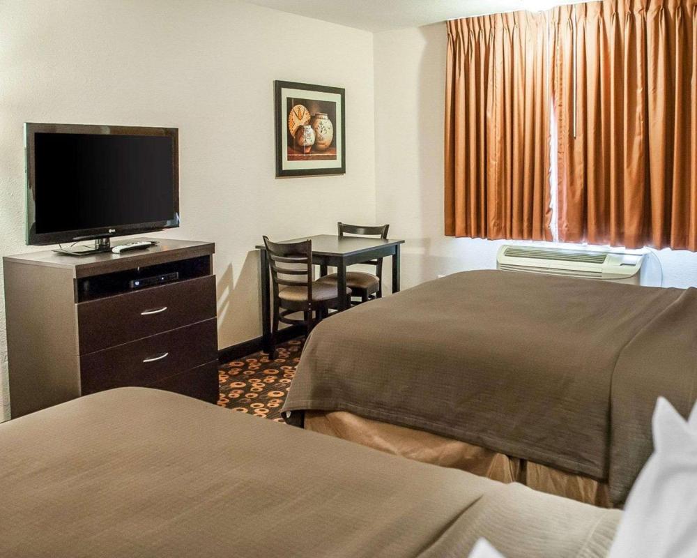 Queen Room with Two Queen Beds - Accessible/Non-Smoking  interior